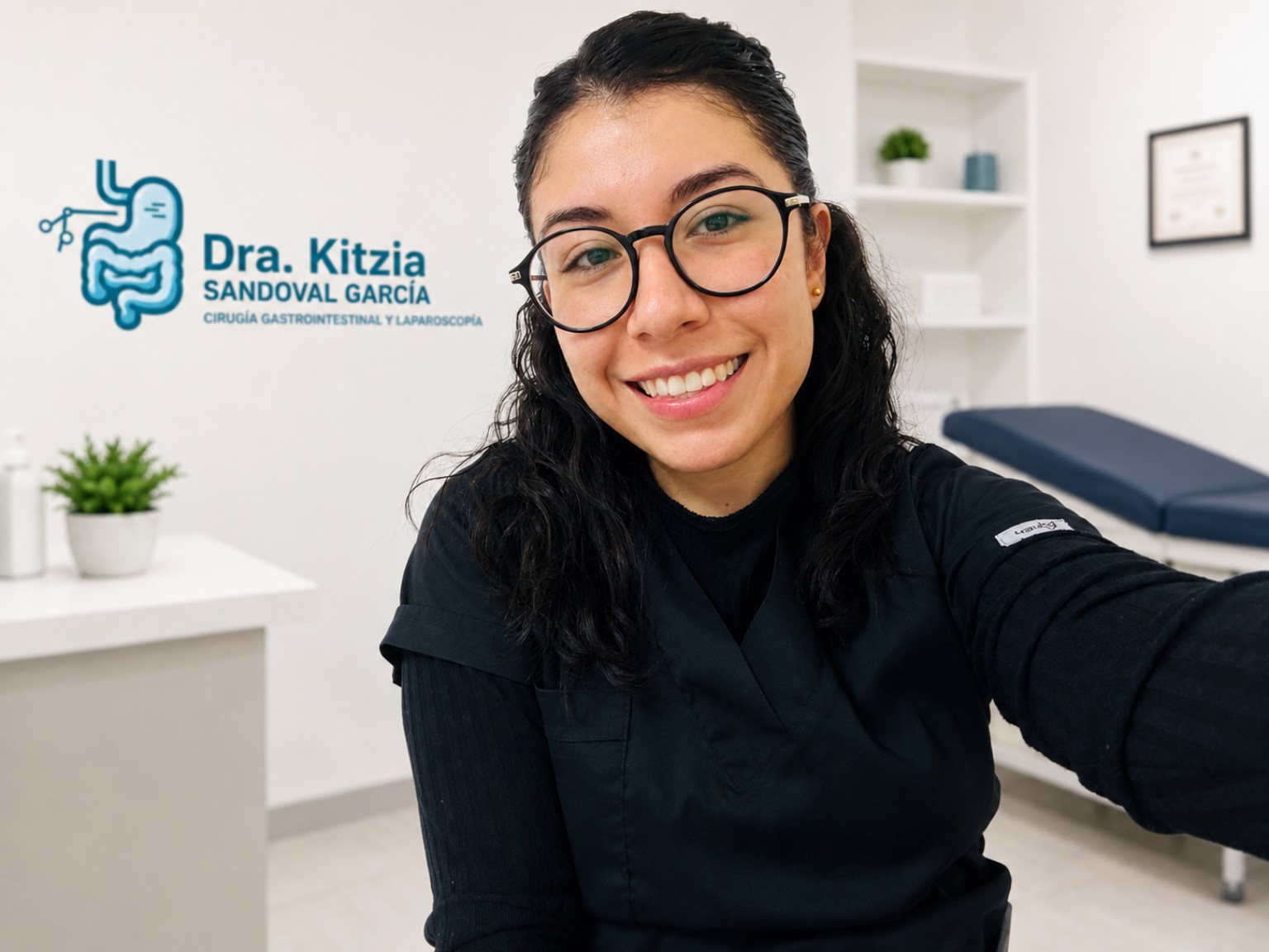 Dra. Kitzia Sandoval García en el consultorio
